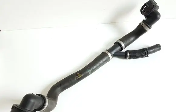 Land Rover Evoque I Engine coolant pipe/hose GJ328260AA