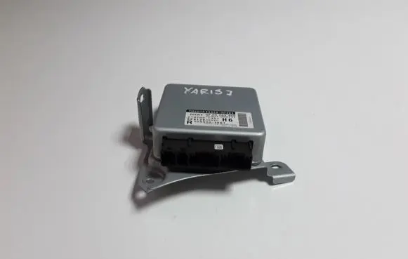 Toyota Yaris Power steering control unit/module 896500D363