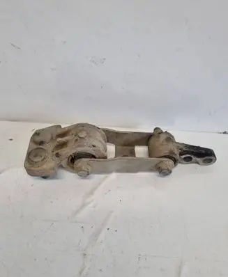 Volvo XC70 Engine mount bracket 30680750