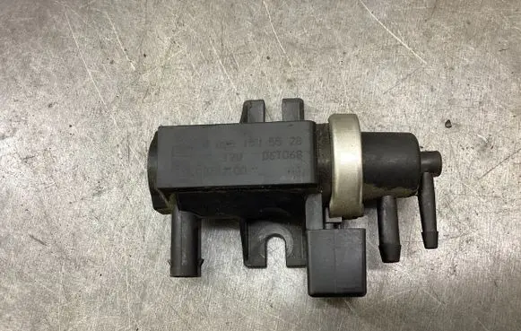 Mercedes-Benz B W245 Turbo solenoid valve A0051535528 06T068 70078200