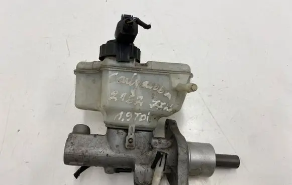 Volkswagen Caddy Master brake cylinder 1K1614019K