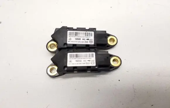 Mercedes-Benz CLS C219 Airbag deployment crash/impact sensor A0018209126