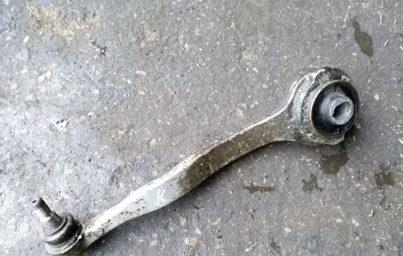 Mercedes-Benz C W203 Front lower control arm/wishbone