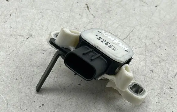 Toyota Avensis T270 Clutch pedal sensor 89510 20041