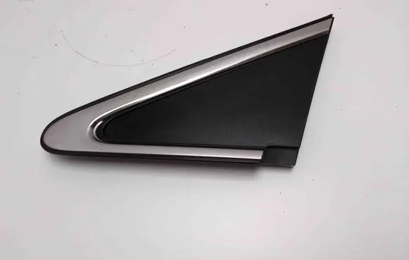 Toyota Avensis T270 Fender grill 6011805020
