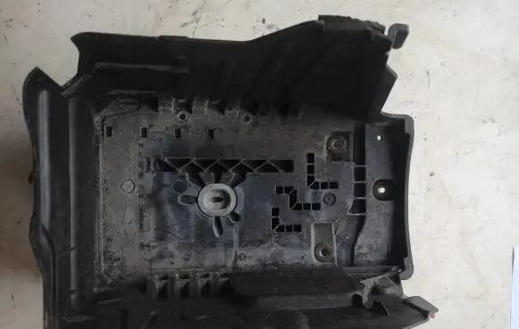 Volvo V70 Battery tray 31201028