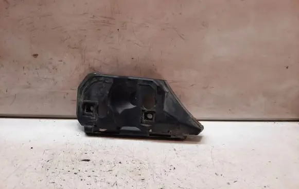 Volvo V50 Front bumper mounting bracket 30655874