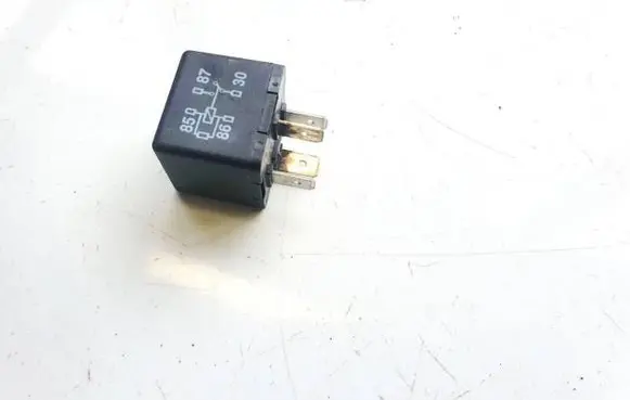 Volkswagen PASSAT B5.5 Other relay 8d0951253a 373