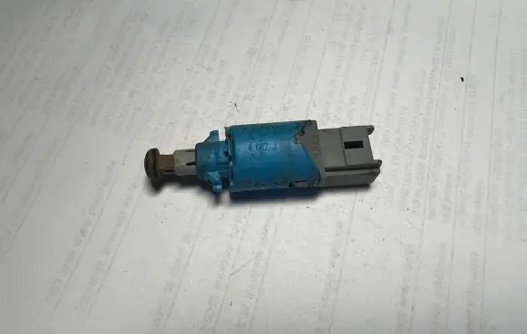 Renault Scenic II - Grand scenic II Brake pedal sensor switch 8200168239 8200168239B
