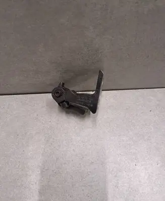 Audi A6 S6 C7 4G Front door lower hinge 4G0831402B