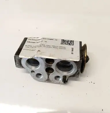 Volkswagen Tiguan Air conditioning (A/C) expansion valve 