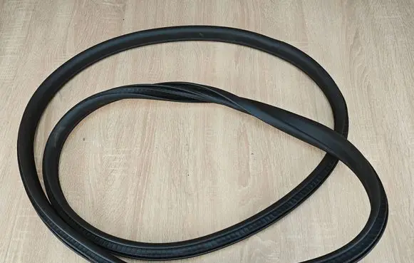 BMW 4 G22 G23 G24 G26 Front door rubber seal 7482945