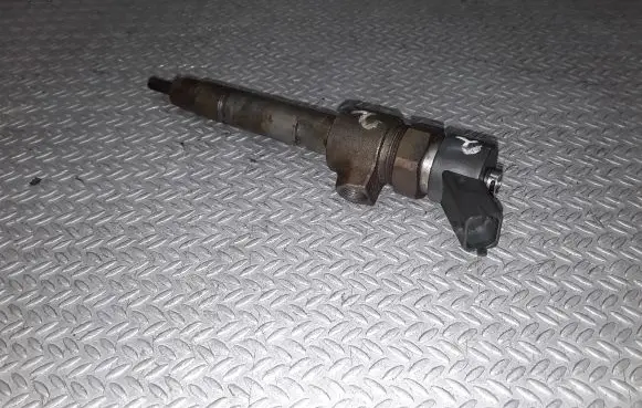 Fuel injector