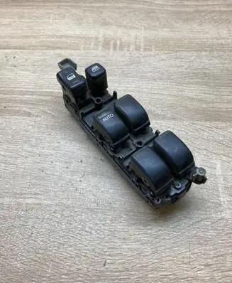 Toyota Highlander XU20 Electric window control switch 8404048050
