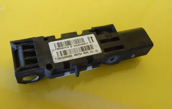 Mitsubishi Colt Airbag deployment crash/impact sensor PMR587418