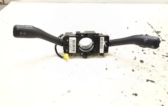 Wiper turn signal indicator stalk/switch