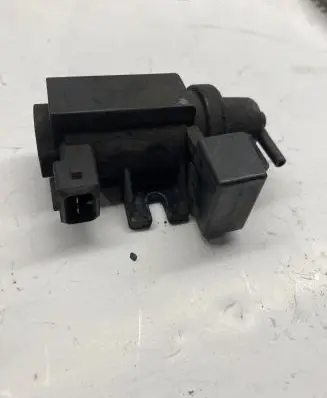 BMW 7 E65 E66 Turbo solenoid valve 7797634