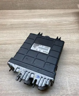 Audi A4 S4 B5 8D Engine control unit/module ECU 028906021F 0281001366