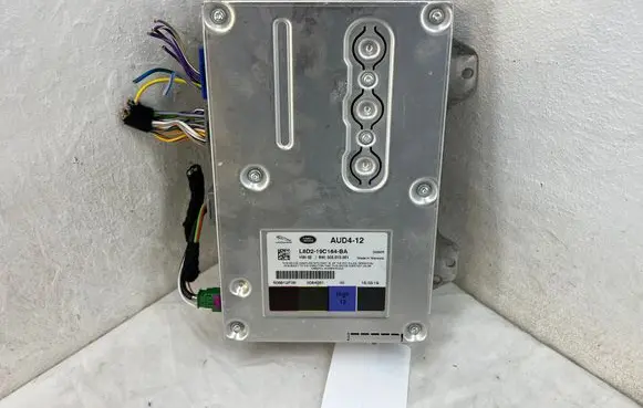 Jaguar XE Sound amplifier L8D219C164BA