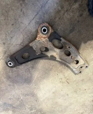 Opel Vivaro Front lower control arm/wishbone