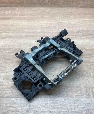 Front door exterior handle/bracket