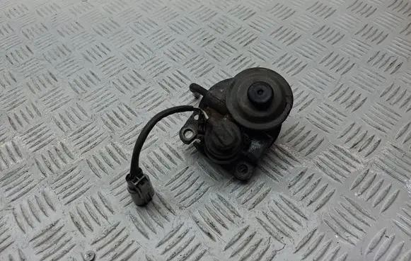 Toyota Corolla Verso AR10 Fuel filter bracket/mount holder 233800G032 233800G031 2391027030