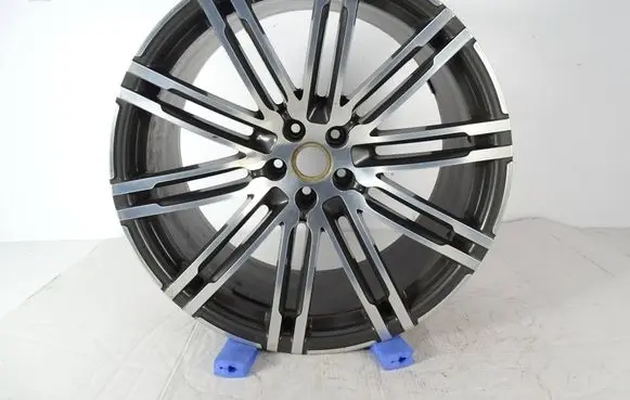 Porsche Macan (95B) Original wheel cap 95B601025BA