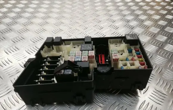 Volvo V50 Fuse module 8688040