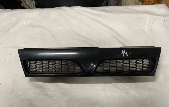 Nissan Sunny Front bumper upper radiator grill