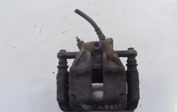 Renault Clio III Front brake caliper