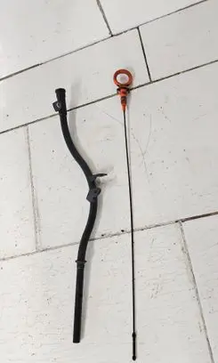 Volkswagen Touran II Oil level dip stick 03L103
