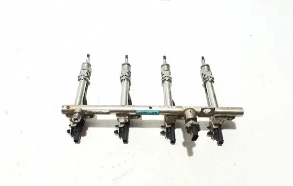 Volvo XC40 Fuel main line pipe 31478396