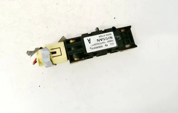 Nissan Note (E11) Airbag deployment crash/impact sensor 98830ay00a 0285003019