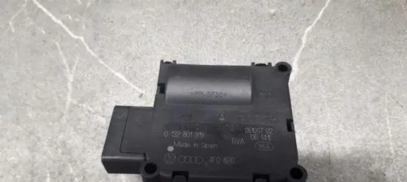 Audi A8 S8 D3 4E Steering rack control module 