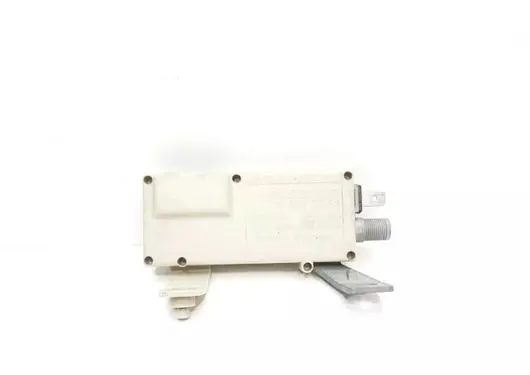 Mercedes-Benz E W210 Aerial antenna amplifier 2108203989