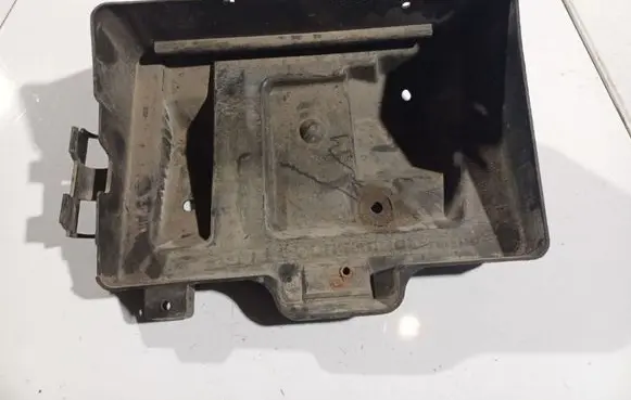 Battery box tray