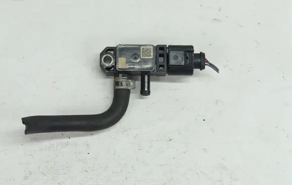Seat Leon (5F) Exhaust gas pressure sensor 04L906051