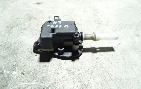 Audi A4 S4 B7 8E 8H Tailgate boot lock/latch motor 8E9827833