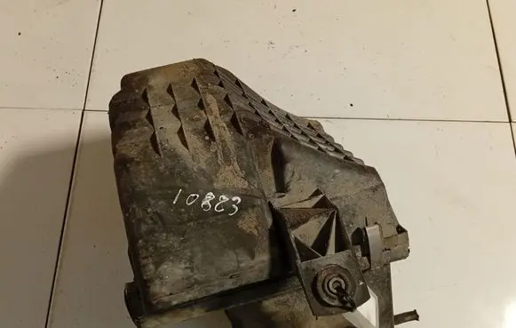 Audi A4 S4 B5 8D Air filter box 3D0129601