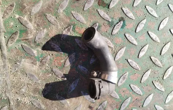 BMW 5 E60 E61 Engine coolant pipe/hose 7792622