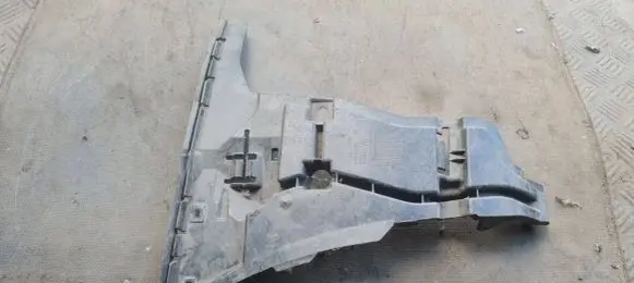 Volvo V70 Front bumper mounting bracket 08693182