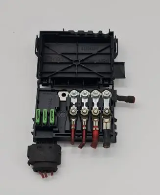 Volkswagen Golf IV Fuse module 1J0937550