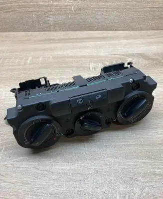 Volkswagen Golf Plus Climate control unit 1CF747309