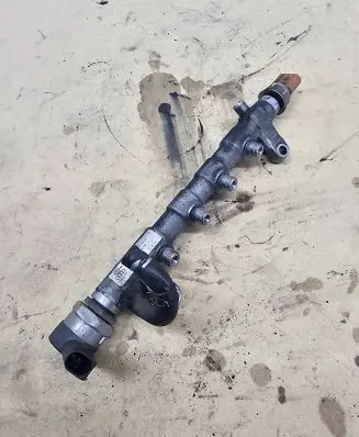 Volkswagen Tiguan Fuel main line pipe 03L130089P 170000148