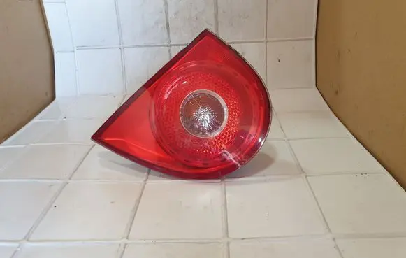 Volkswagen Golf V Tailgate rear/tail lights 1K6945094E