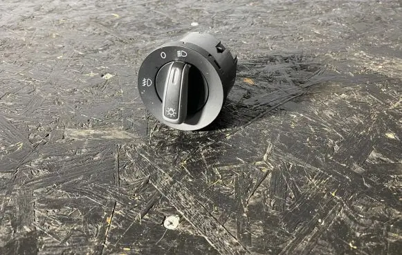Volkswagen Jetta VI Light switch 3C8941431G