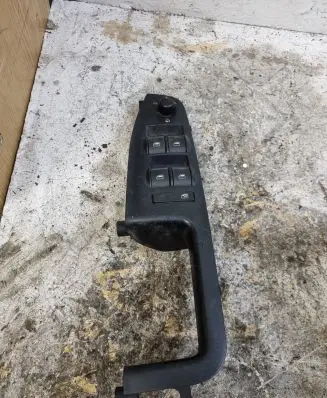 Audi A4 S4 B5 8D Electric window control switch 8E1867171