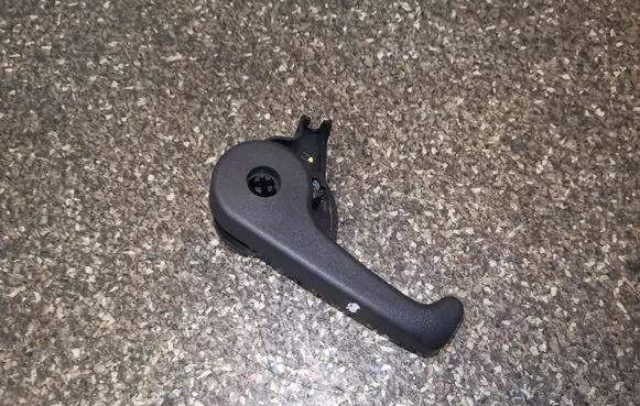 Hyundai Santa Fe Engine bonnet (hood) release handle 811812B000