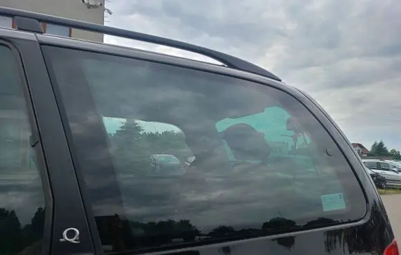 Volkswagen Sharan Front triangle window/glass 