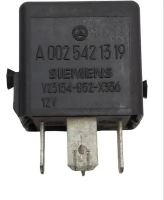 Mercedes-Benz C W203 Other relay A0025421319 V23134B52X336